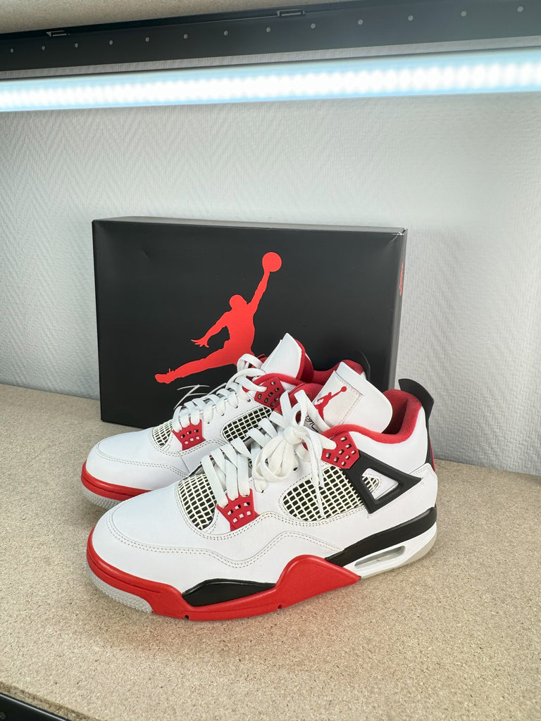 Air Jordan 4 FIRE RED